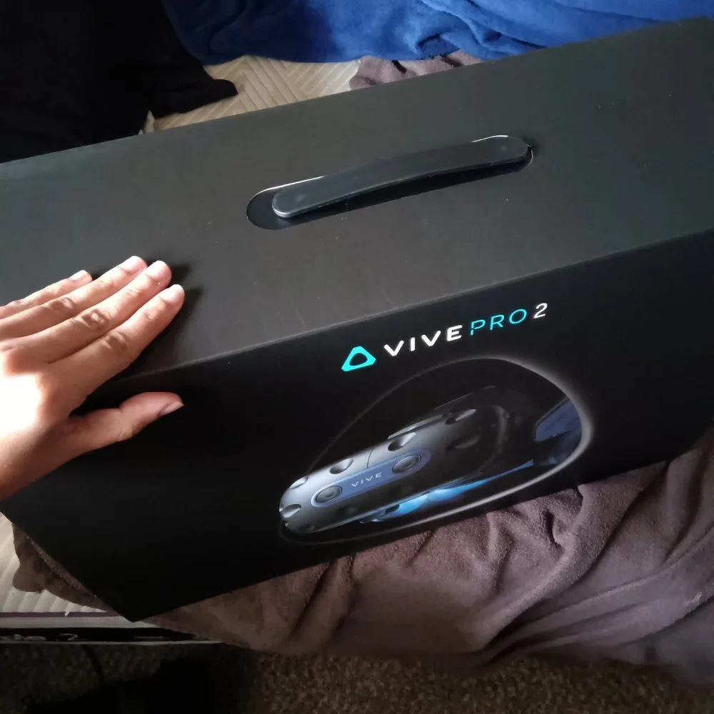 VIVE PRO 2 - Full VR Kit (STILL IN BOX, BRAND NEW)